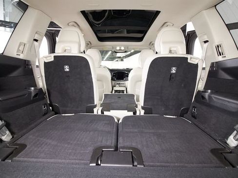 Used 2024 Volvo XC90 T8 Ultimate w/ Protection Package Premier AWD/4WD image 27