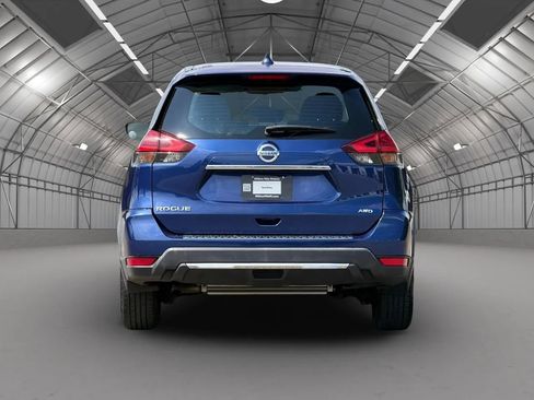 Used 2017 Nissan Rogue S AWD/4WD image 4