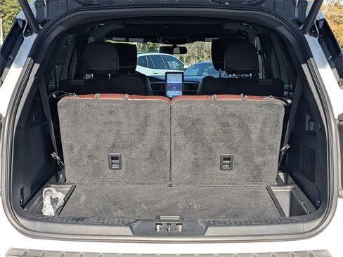 Used 2022 Ford Explorer Platinum w/ Equipment Group 601A image 13