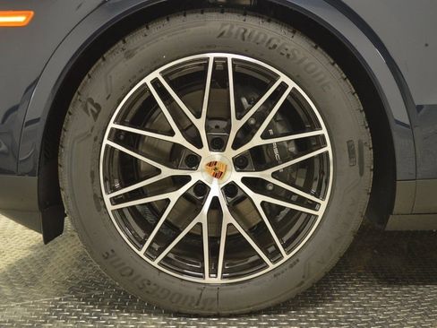 New 2026 Porsche Cayenne image 13