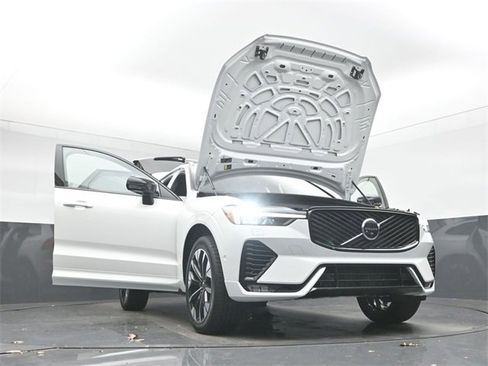 New 2026 Volvo XC60 B5 Plus w/ Protection Package Premier image 56