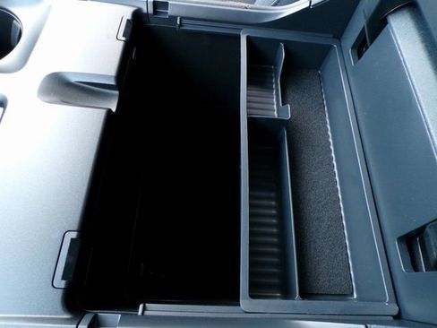 New 2025 Ford Expedition Active image 32