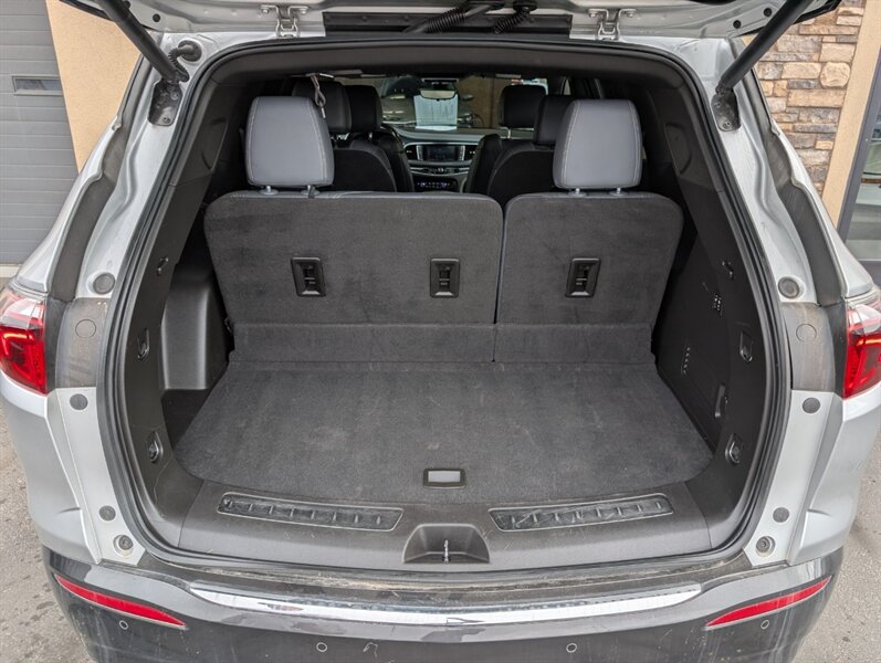 Used 2022 Buick Enclave Premium AWD/4WD image 33