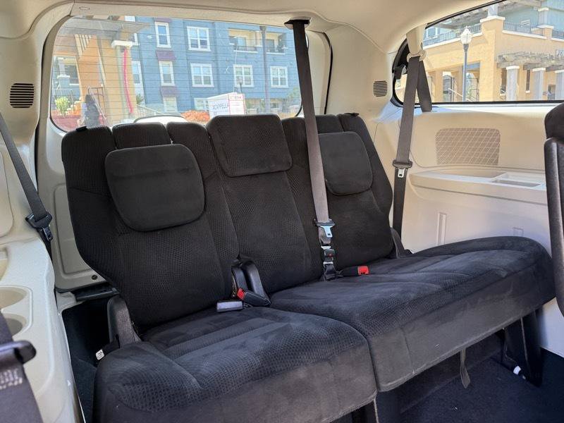Used 2016 Dodge Grand Caravan SE w/ Quick Order Package 29E SE FWD image 38