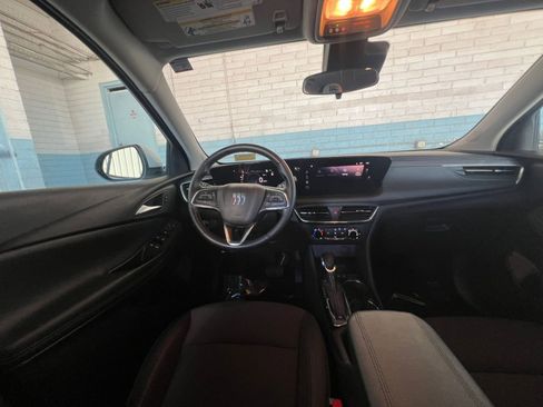 Used 2025 Buick Encore GX Preferred image 34
