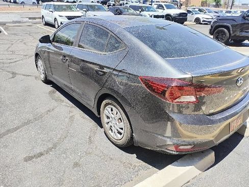Used 2020 Hyundai Elantra SE FWD image 11