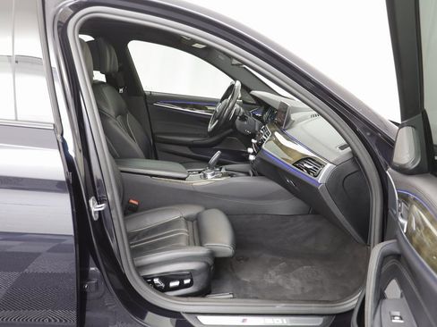 Used 2019 BMW M550i xDrive w/ Premium Package 2 image 20