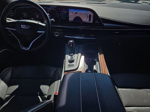 Used 2024 Cadillac Escalade ESV Premium Luxury image 12