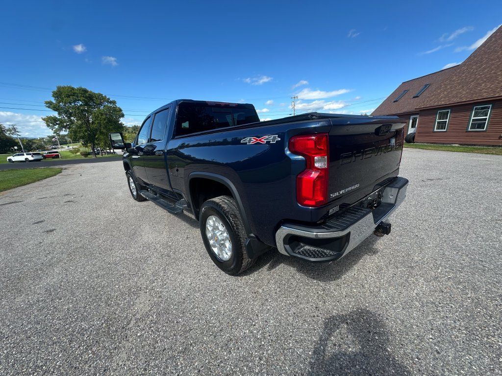 Used 2023 Chevrolet Silverado 2500 LTZ w/ LTZ Convenience Package AWD/4WD image 3