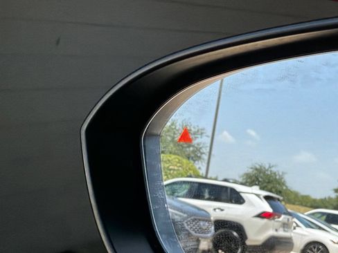 Used 2025 Nissan Rogue SV FWD image 20