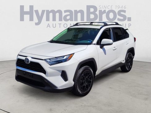 Used 2022 Toyota RAV4 XLE w/ Convenience Package AWD/4WD image 7