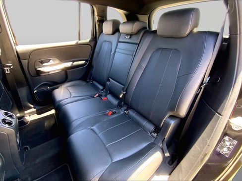 Used 2023 Mercedes-Benz GLB 250 image 20