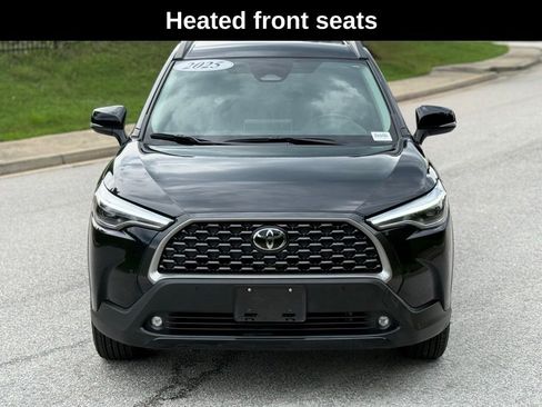 Used 2025 Toyota Corolla Cross XLE FWD image 7