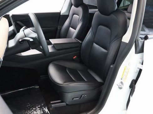 Used 2021 Tesla Model Y Long Range image 15