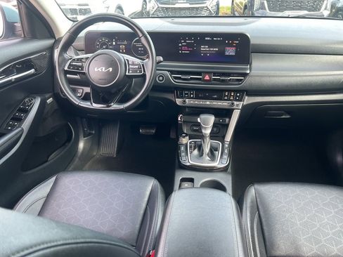 Certified 2024 Kia Seltos SX w/ SX Sunroof Package image 19