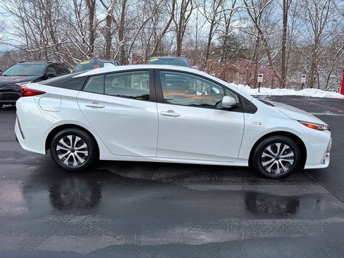 Used 2022 Toyota Prius Prime Limited image 5