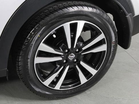 Certified 2020 Nissan Kicks SV w/ Exterior Package FWD image 13