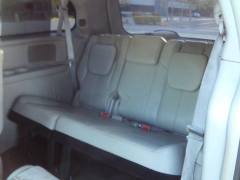Used 2012 Chrysler Town & Country Limited w/ Luxury Group FWD image 19
