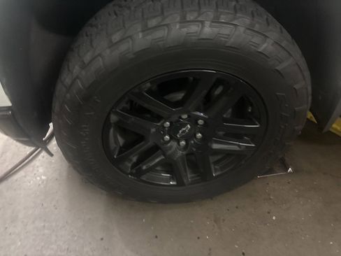 Used 2021 Chevrolet Silverado 1500 LT Trail Boss image 2