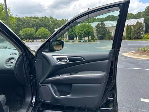 Used 2020 Nissan Pathfinder S FWD image 59
