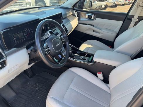 Used 2022 Kia Sorento SX image 16