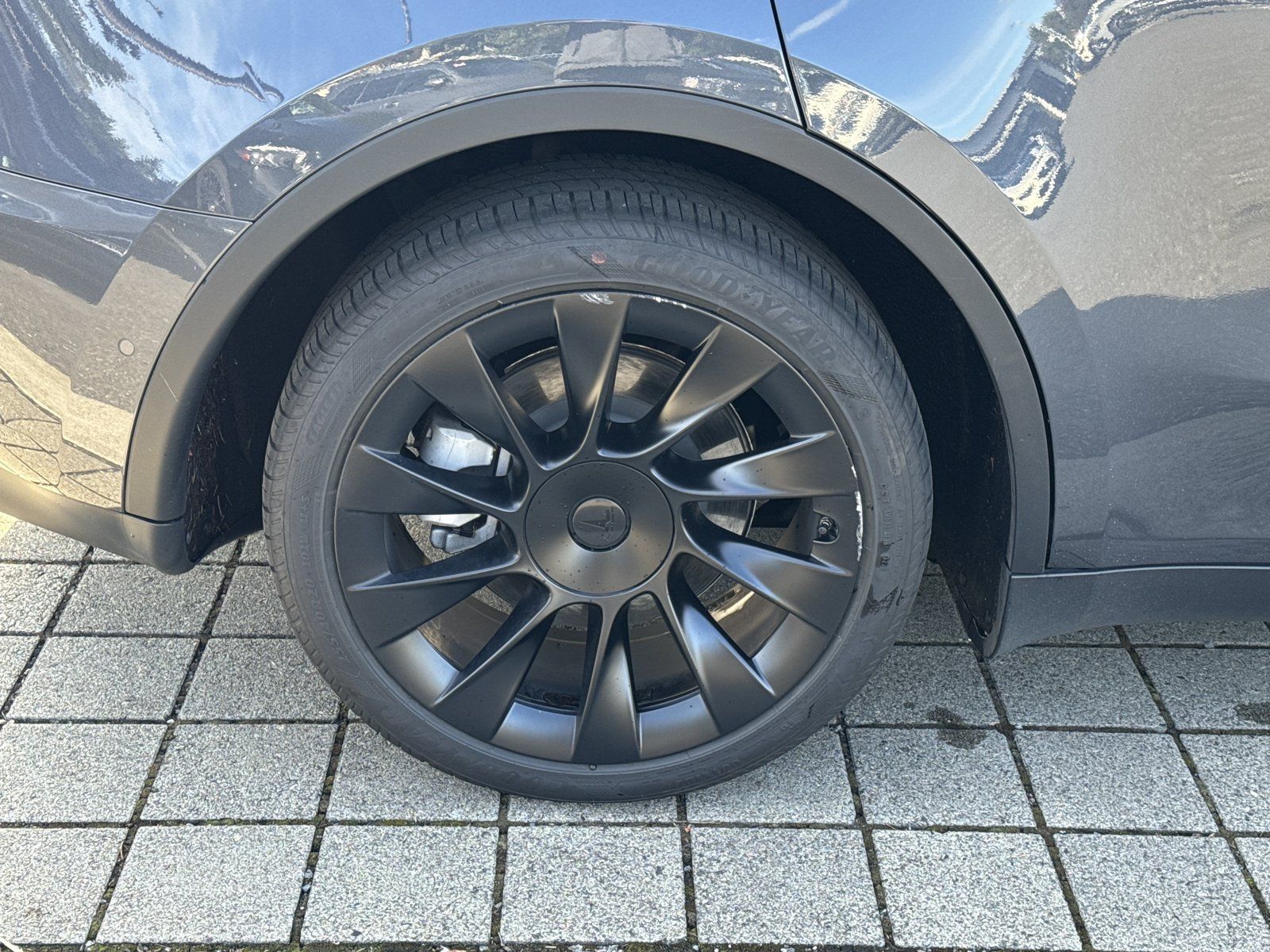 Used 2022 Tesla Model Y Long Range AWD/4WD image 11