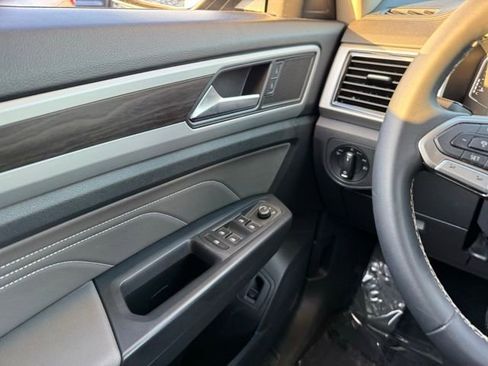 Used 2023 Volkswagen Atlas SE AWD/4WD image 30