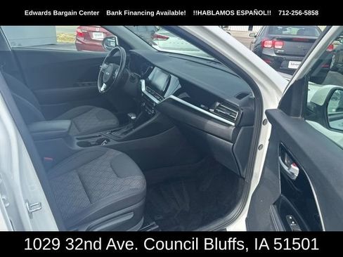 Used 2022 Kia Niro LXS image 11