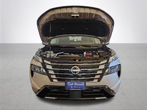 New 2026 Nissan Rogue Platinum image 4