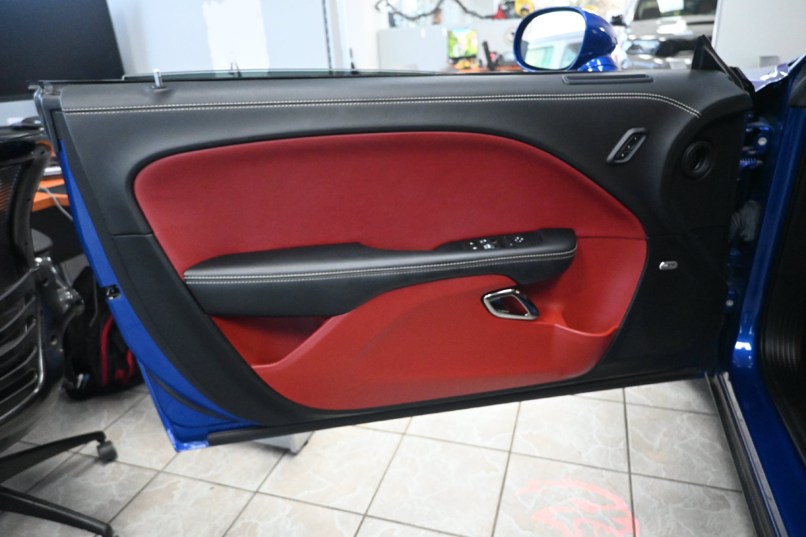 Used 2022 Dodge Challenger SRT Hellcat RWD image 13