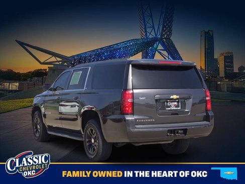 Used 2018 Chevrolet Suburban LT RWD image 5