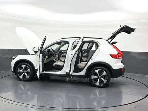 Used 2024 Volvo XC40 B5 Plus w/ Climate Package AWD/4WD image 36