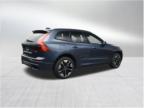 New 2026 Volvo XC60 T8 Plus w/ Protection Package Premier AWD/4WD image 5