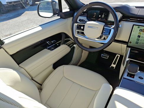 New 2026 Land Rover Range Rover Long Wheelbase SE AWD/4WD image 11