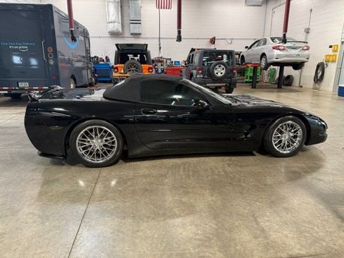 Used 2002 Chevrolet Corvette Convertible w/ Preferred Equipment Group2 RWD image 5