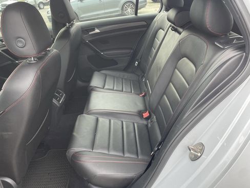 Used 2019 Volkswagen Golf 4-Door FWD image 17