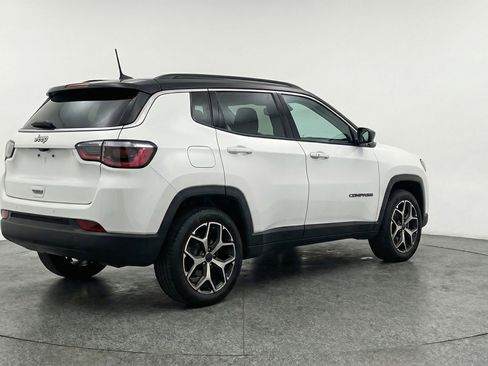 Used 2025 Jeep Compass Limited AWD/4WD image 9
