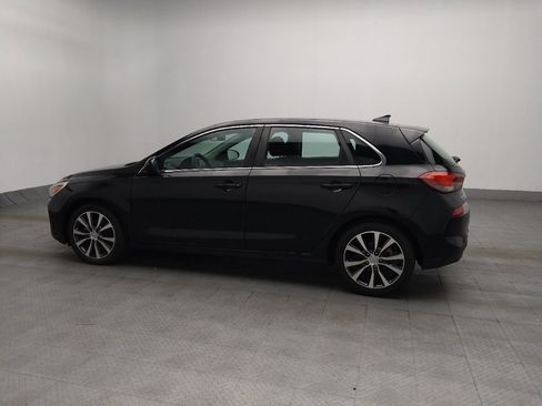Used 2018 Hyundai Elantra GT FWD image 3