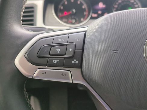 Used 2021 Volkswagen Atlas Cross Sport SE w/ Panoramic Sunroof Package image 25