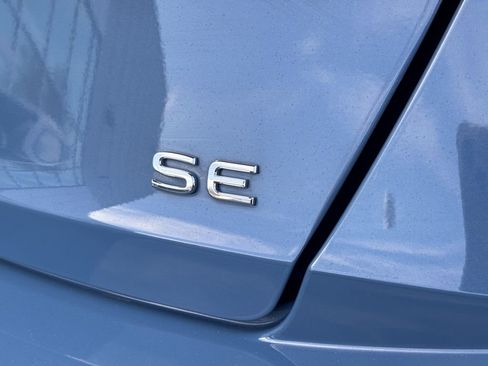 Used 2025 Volkswagen Jetta SE FWD image 11