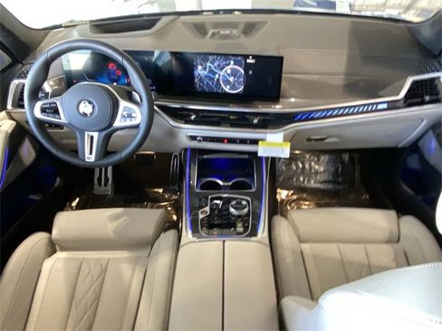 New 2026 BMW X7 M60i image 12
