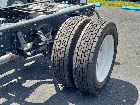 New 2025 Chevrolet Low Cab Forward image 8