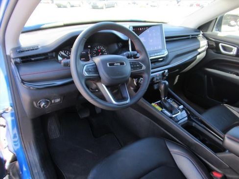 Used 2022 Jeep Compass Trailhawk AWD/4WD image 16