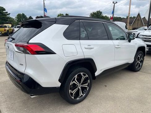 Used 2024 Toyota RAV4 XSE AWD/4WD image 3