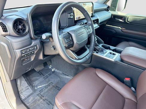 Used 2024 Toyota Land Cruiser image 26