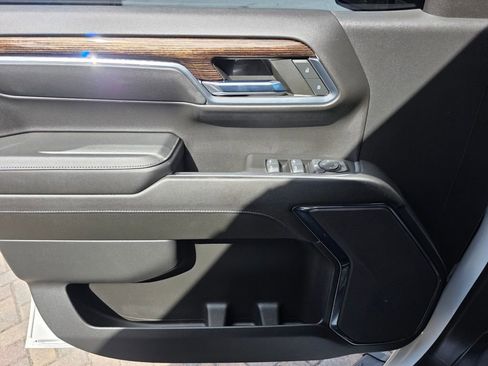 Used 2024 GMC Sierra 1500 Elevation image 26