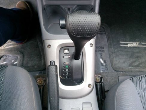 Used 2002 Toyota RAV4 4WD image 36