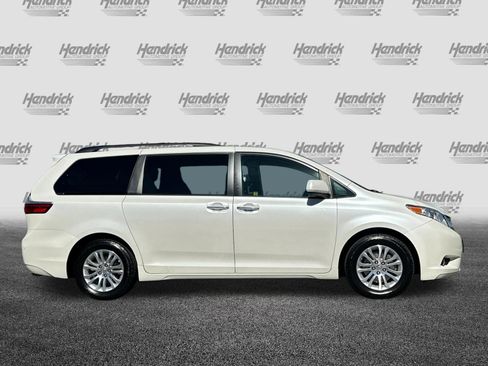 Used 2015 Toyota Sienna XLE w/ XLE Navigation Package image 3