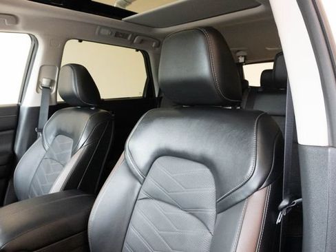 Used 2025 Nissan Pathfinder Platinum w/ Cargo Package FWD image 20