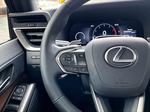 Used 2025 Lexus GX 550 w/ Accessory Package (2T) image 24